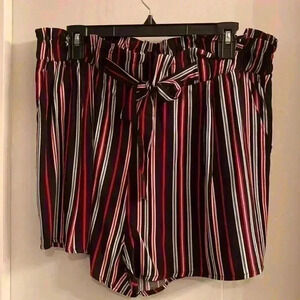 Ambiance Apparel Striped shorts with pockets and tie waist size 1X